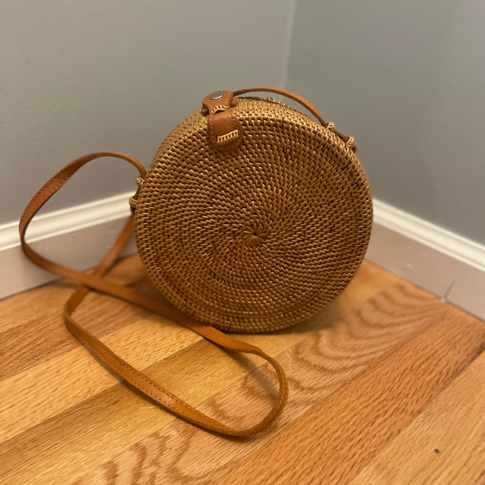 Small basket bag never used
